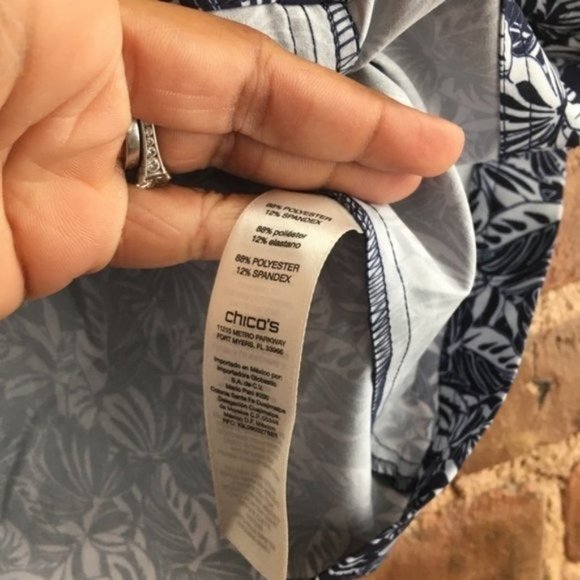 Chico's Palm Frond Leaf Full Zip Vest Size 0 Performance - Picture 4 of 5